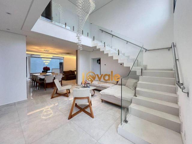 Casa para Aluguel com 4 quartos, 380 m² por R$ 20.000