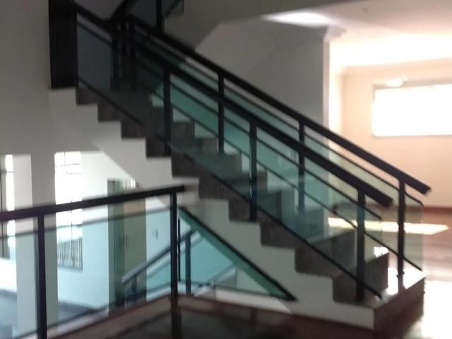 Casa para Aluguel com 4 quartos, 380 m² por R$ 9.500