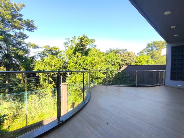Casa para Aluguel com 4 quartos, 314 m² por R$ 13.500