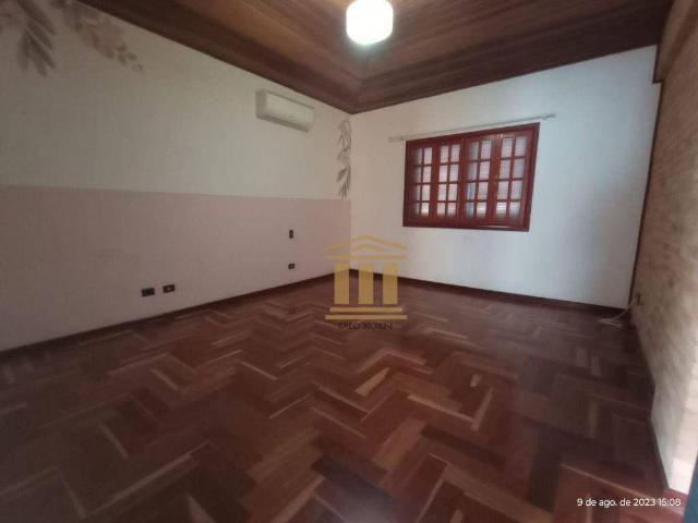 Casa para Aluguel com 4 quartos, 326 m² por R$ 12.000