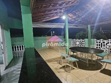 Casa para Aluguel com 4 quartos, 330 m² por R$ 3.500