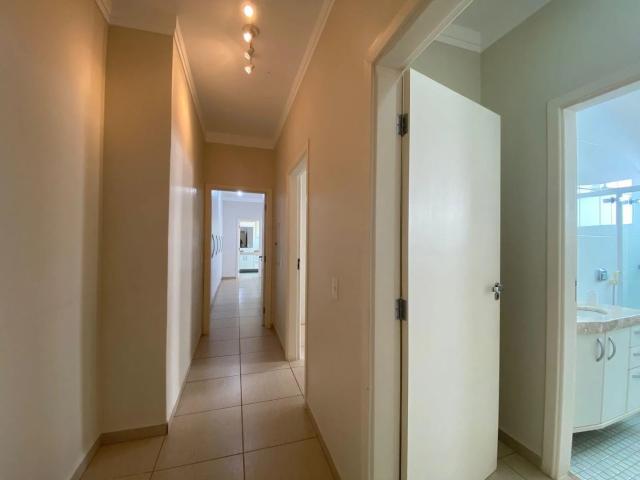 Casa para Aluguel com 4 quartos, 400 m² por R$ 6.500