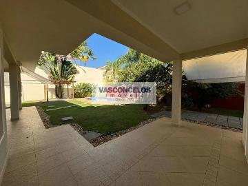 Casa para Aluguel com 4 quartos, 432 m² por R$ 15.900