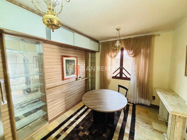 Casa para aluguel com 5 quartos, em Barreiros com 236 m²
