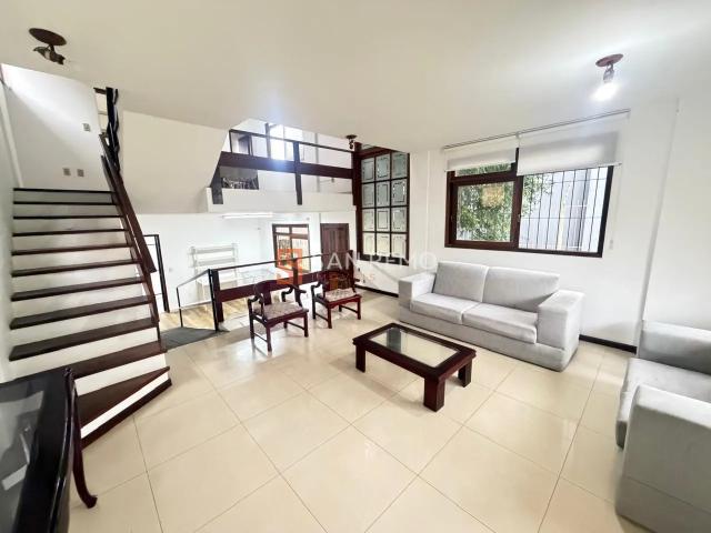 Casa para aluguel com 5 quartos, em Itacorubi com 260 m²