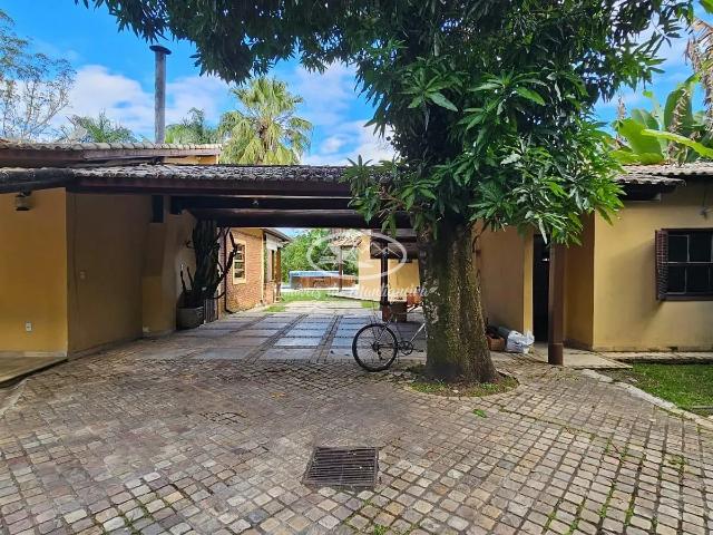 Casa para Aluguel com 5 quartos, 418 m² por R$ 9.500