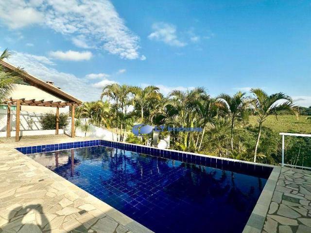 Casa para Aluguel com 5 quartos, 600 m² por R$ 13.000
