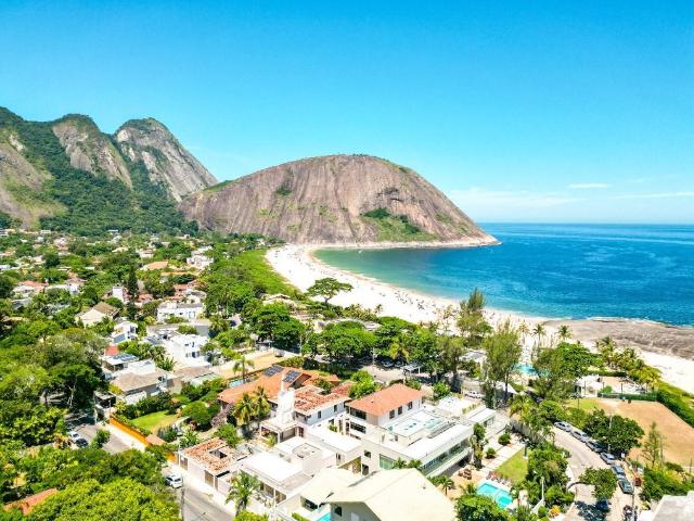 Casa para Aluguel com 5 quartos, 600 m² por R$ 33.000