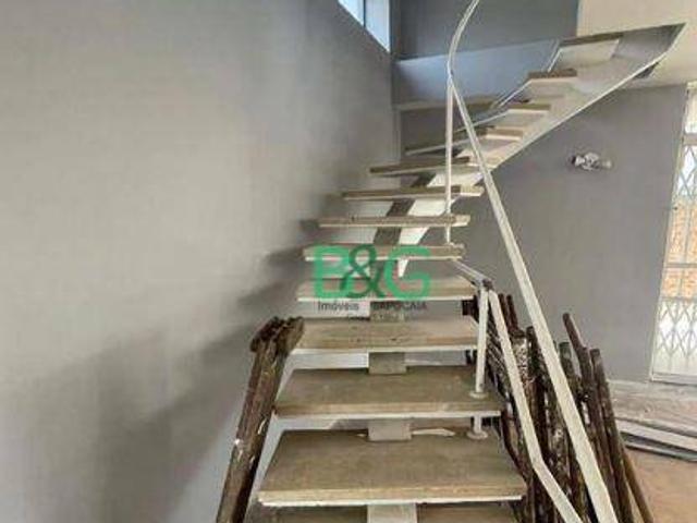 Casa para Aluguel com 8 quartos, 226 m² por R$ 16.500