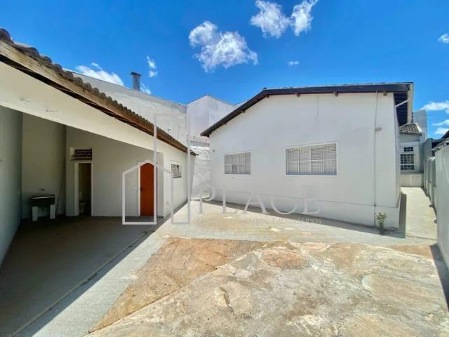Casa para Aluguel em Centro, Marília – 200m², 3 Quartos 1 Suíte + 2 Vagas