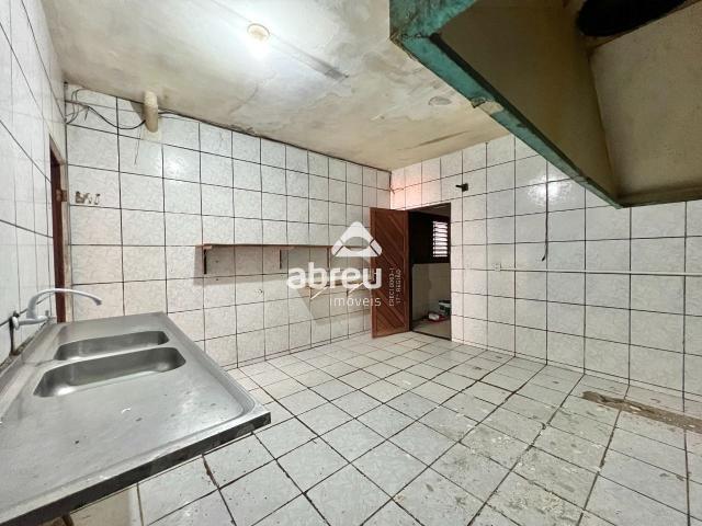 Casa para aluguel localizada na Rua Sao Joaquim, com 3 quartos e 2 banheiros