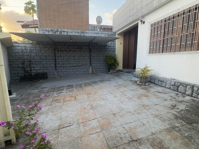 Casa para Aluguel no bairro Tauape