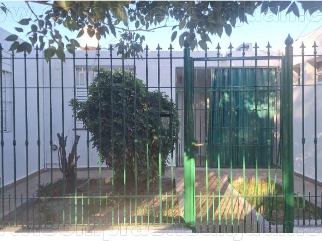 Casa Para Alquilar B° Kennedy, Santa Lucia