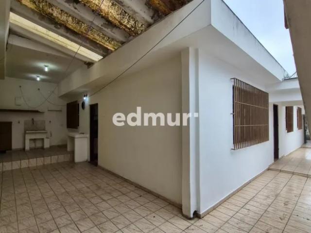 CASA para EM BREVE com 318m² no bairro Vila Curuçá com 3 quartos e 2 vagas. Santo André, SP