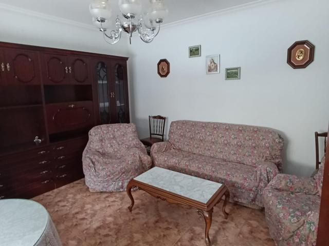 CASA PARA ENTRAR A VIVIR CON PATIO