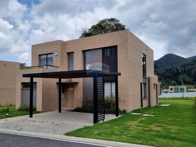 CASA PARA ESTRENAR ALCALA 4 HAB CON BAÑO C U