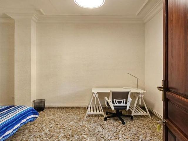 CASA PARA ESTUDIANTES DE CUATRO HABITACIONES
