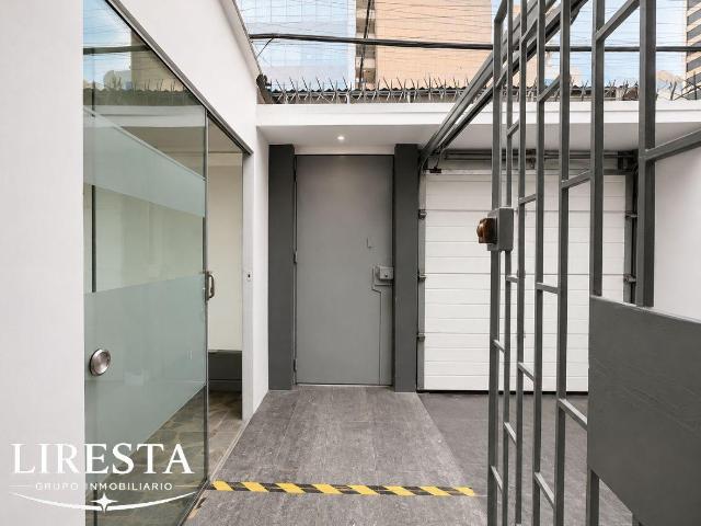 Casa para oficinas de 3 Pisos en Plena Zona Financiera de San Isidro