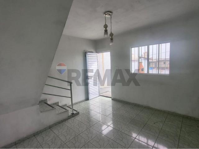 CASA PARA LOCAÇÃO NA AV. ELÍSIO TEIXEIRA LEITE — R$ 1.800,00
