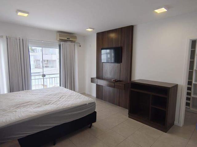 Casa para locação na Pedra Branca, Palhoça – 3 dormitórios, suíte com hidromassagem, piscina e área de lazer