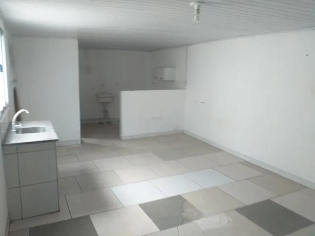 Casa para Locação na Vila Haro, Sorocaba SP: 4 Quartos, 3 Salas, 4 Banheiros, 2 Vagas de Garagem!