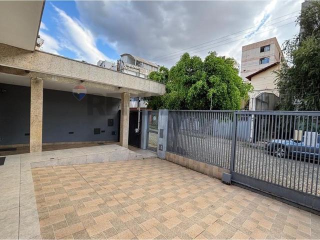 Casa para locação no bairro Serra, 3 quartos, 3 vagas, piscina, sauna, Belo Horizonte