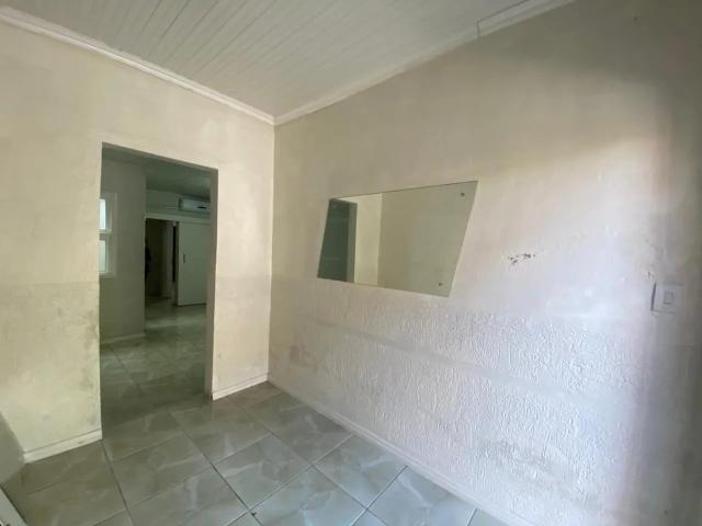 Casa para Locação no Centro de São Leopoldo/RS com Pátio Amplo, Ótima Localização, Espaços Confortá