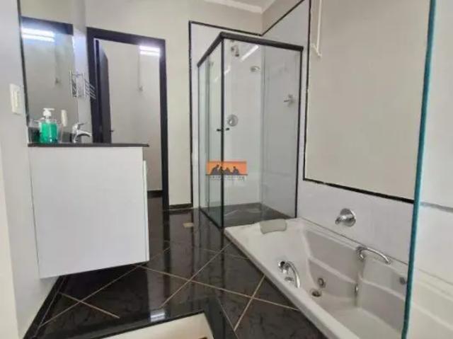Casa para Locação no Parque das Universidades – 3 Quartos, Sala para 3 Ambientes, Quintal e Churrasq