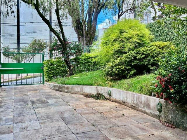 Casa para locação com 4 quartos e 5 vagas