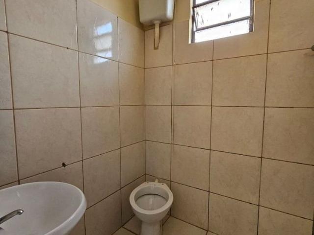 Casa para locação com 70m² localizado no Setor Leste Universitário