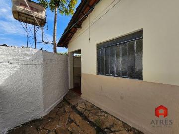 Casa para alugar em Praça Universitária - Garagem