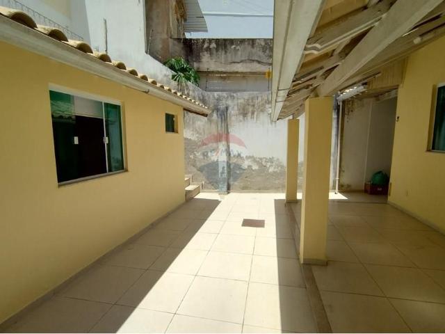 Casa para locação com 03 quartos, sendo duas suítes, copa/cozinha e área Gourmet e duas vagas de garagem no Bairro Bom Pastor