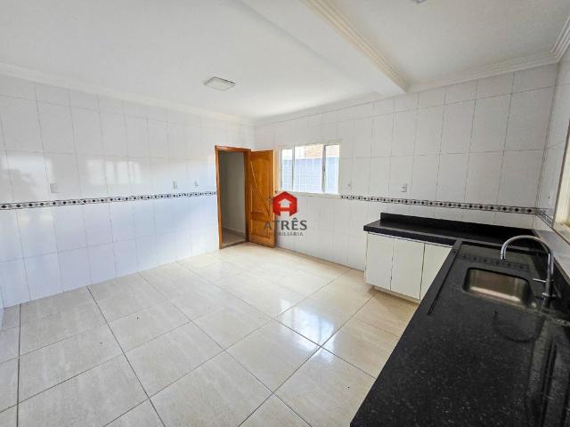 Casa para locação com 210m² localizado no Setor Urias Magalhães