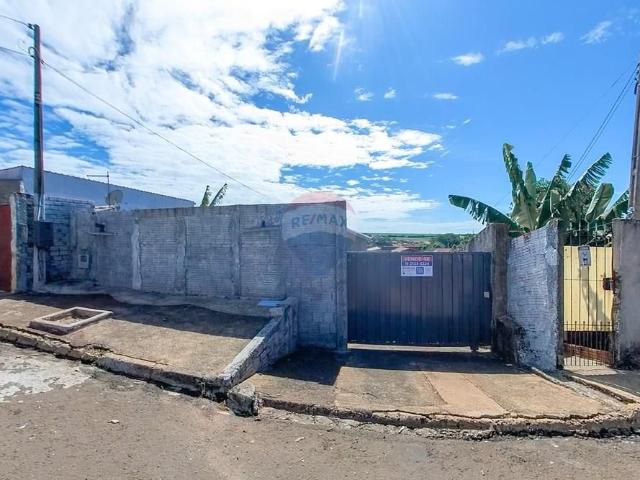 Casa para Locação com 3 Quartos e Garagem Coberta no Bairro São Manoel – Leme/SP