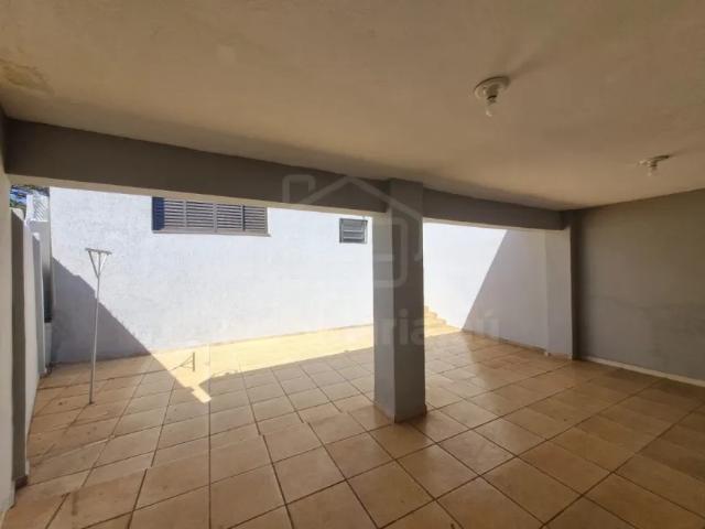 Casa para locação com 3 quartos na Vila Hilst