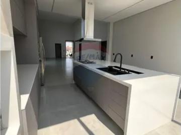 Casa para locação com 3 suítes no Alphaville Nova Esplanada 3
