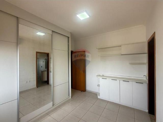 Casa para locação em condomínio fechado, 3 suítes, piscina e área gourmet, 216 m² de área construída, em Louveira/SP