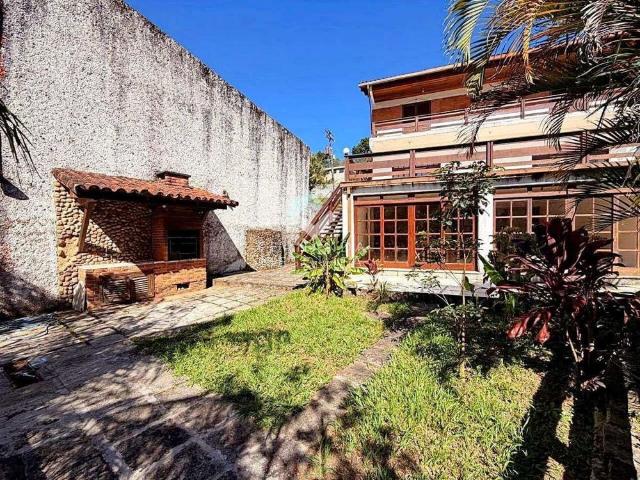 Casa Para Locação Em Condomínio Na Serra Dos Órgãos Com 4 Quartos, Lazer Completo E Natureza