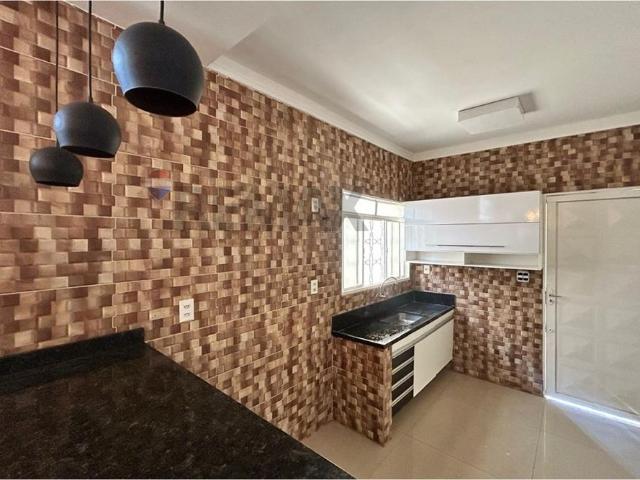 Casa para locação 248m², 2 quartos sendo 1 suíte Sumarezinho