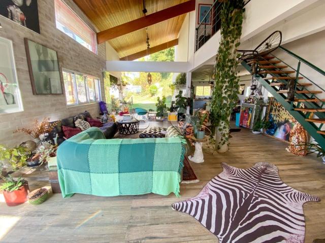 Casa para locação, 350m² com 3 suítes e 4 vaga na Vila Romana