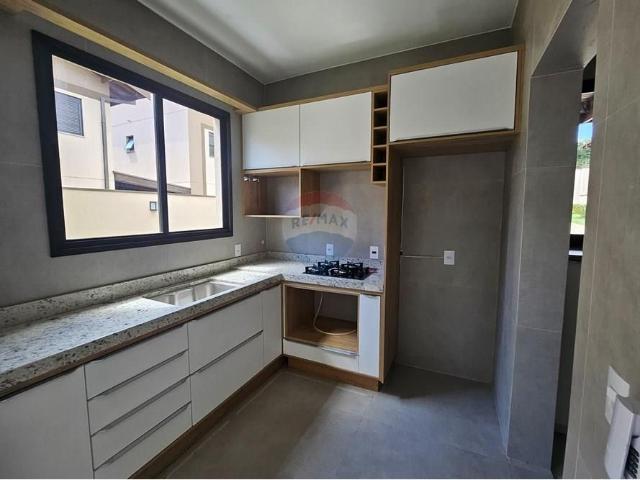 Casa para locação 3 dormitórios com suíte e armários embutidos