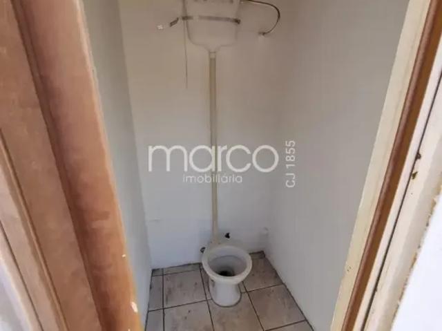 Casa Comercial ou Residencial no Setor Leste Universitário com 4 salas e Quintal