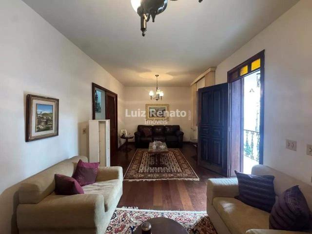 Casa para locação, 4 quartos 5 vagas, área aproximada de 325 m² no Serra