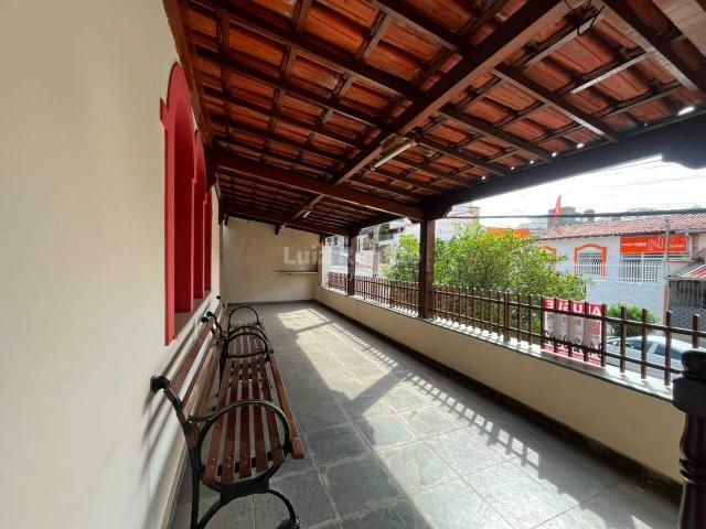 Casa para locação, 4 quartos com suíte, 460m² área no Cidade Nova