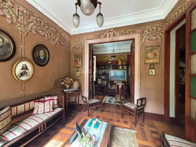 Casa para locação 6 quartos 330m² área Lourdes