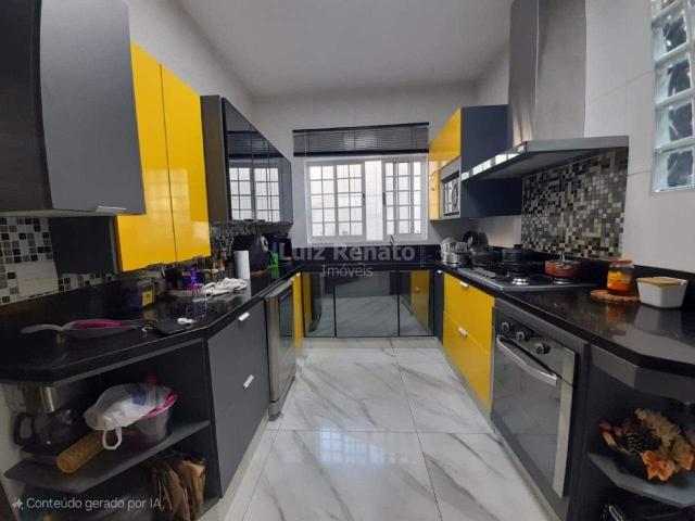 Casa para locação, 7 quartos com 5 suítes, 500m² de área no Santa Lúcia