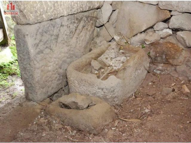 CASA PARA REAHABILITAR EN LA ZONA DE REQUEIXO DE CANDEDO