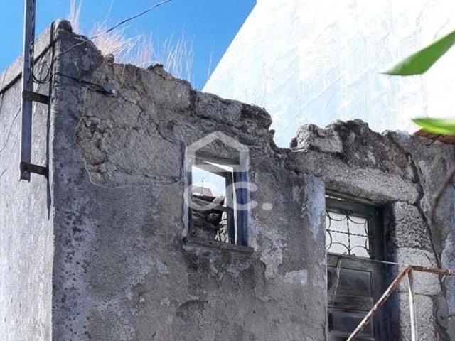 Casa para reconstrução em Canas de Senhorim