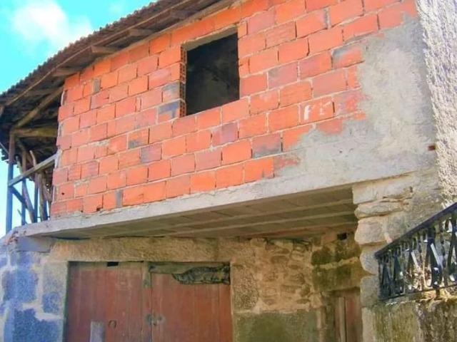 Casa para reconstrução em Valpaços
