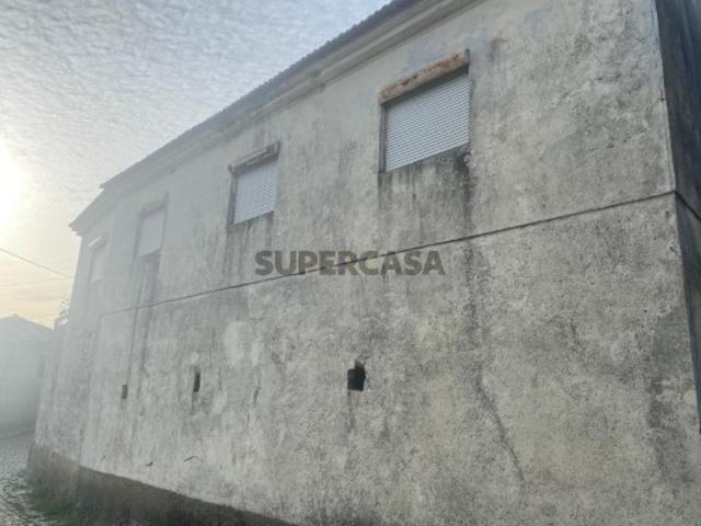 Casa para reconstruir em Aldeia típica do Concelho